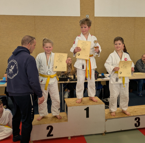 020_Pokal_Holth